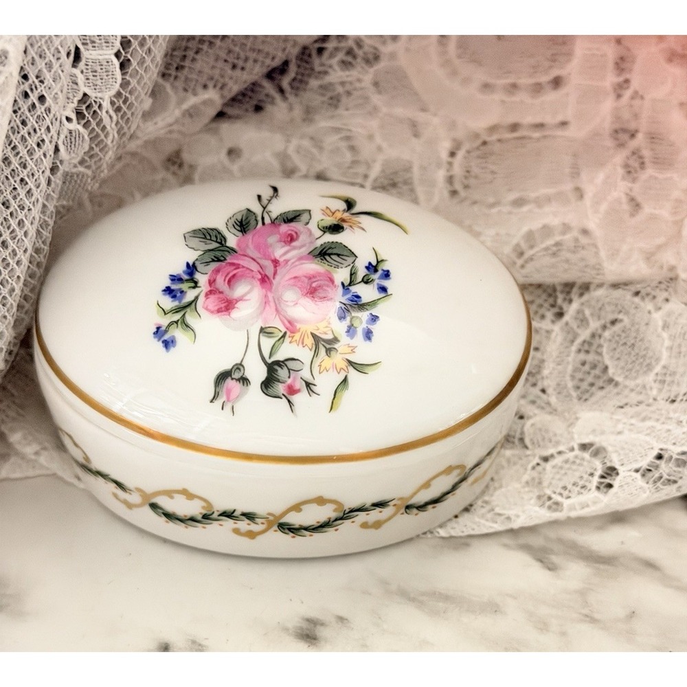 Haviland Limoges French Hand Painted Flowers & Gold 2 3/4" Trinket Box (A3217)